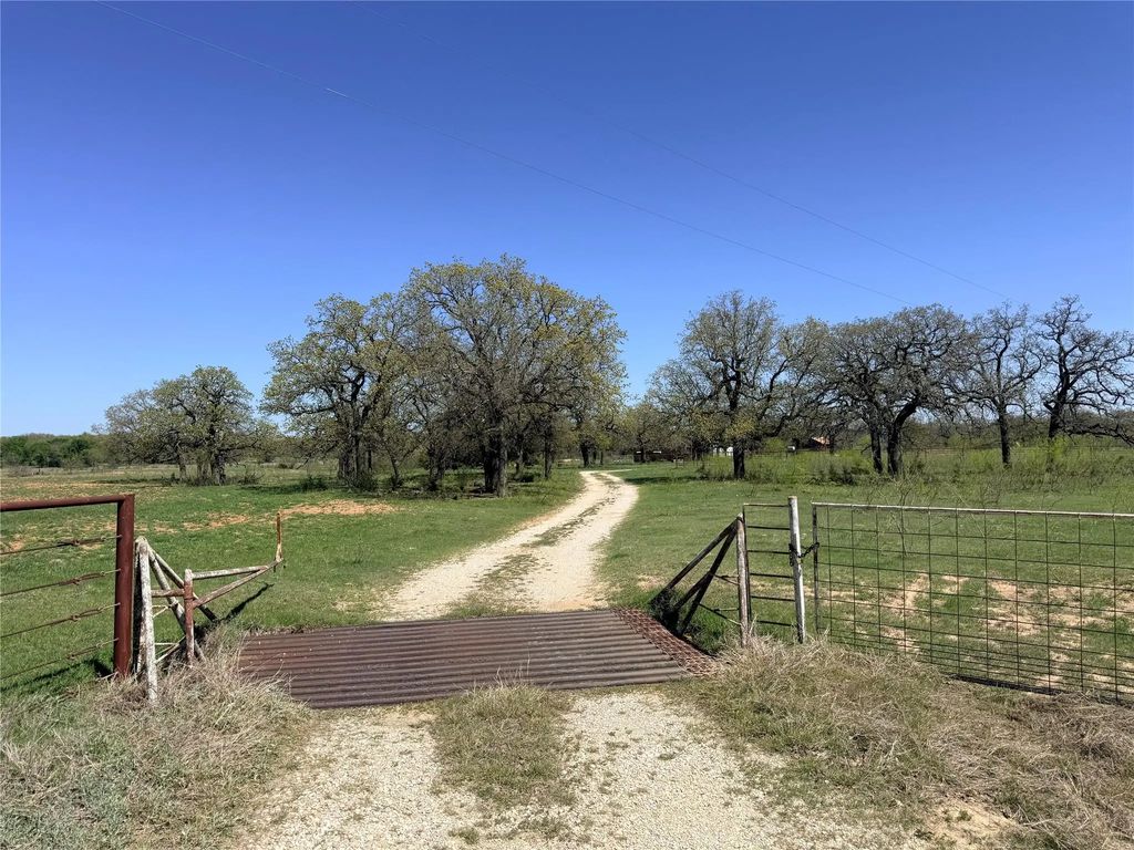 421 Erwin, Jacksboro