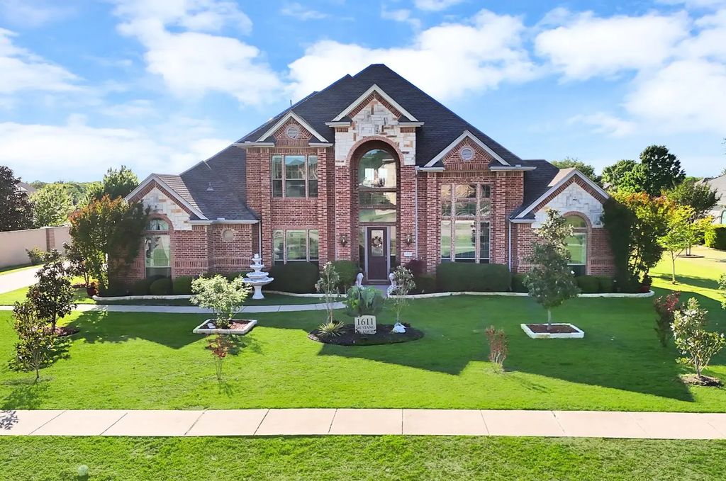 1611 Mustang Court, Cedar Hill