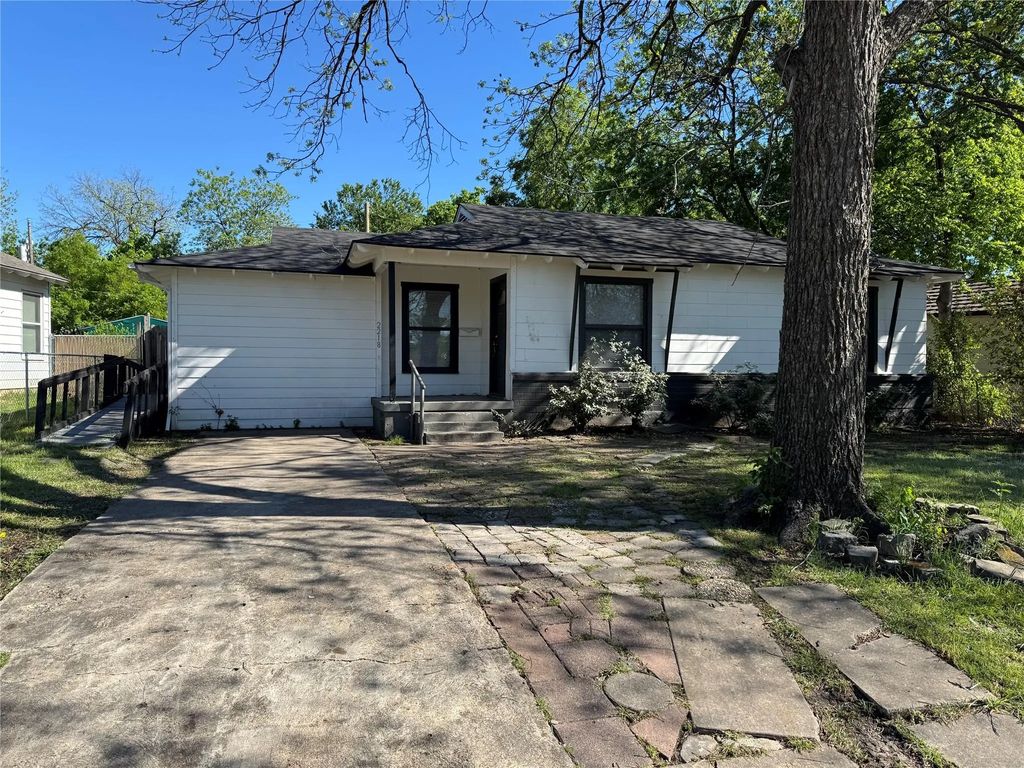 2218 N Farola Drive, Dallas