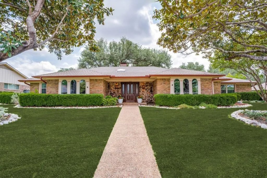6844 Leameadow Drive, Dallas