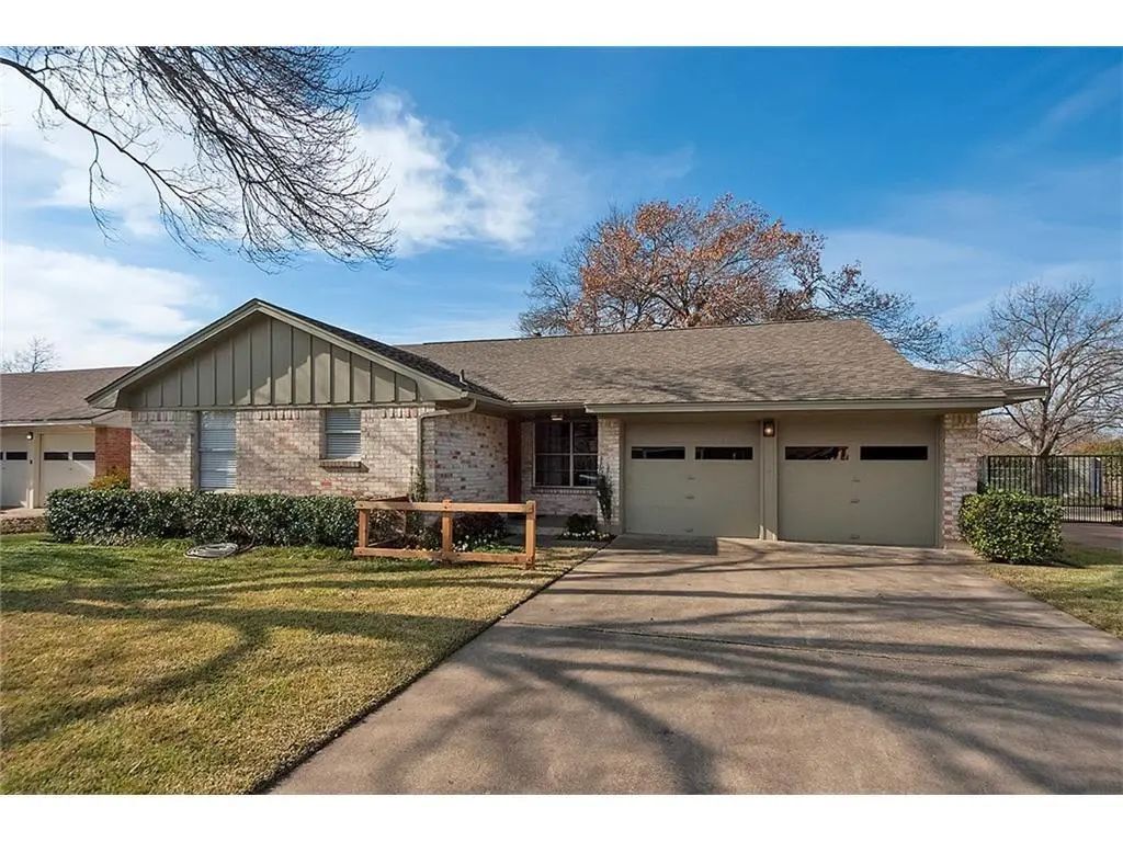 8717 Hackney Lane, Dallas