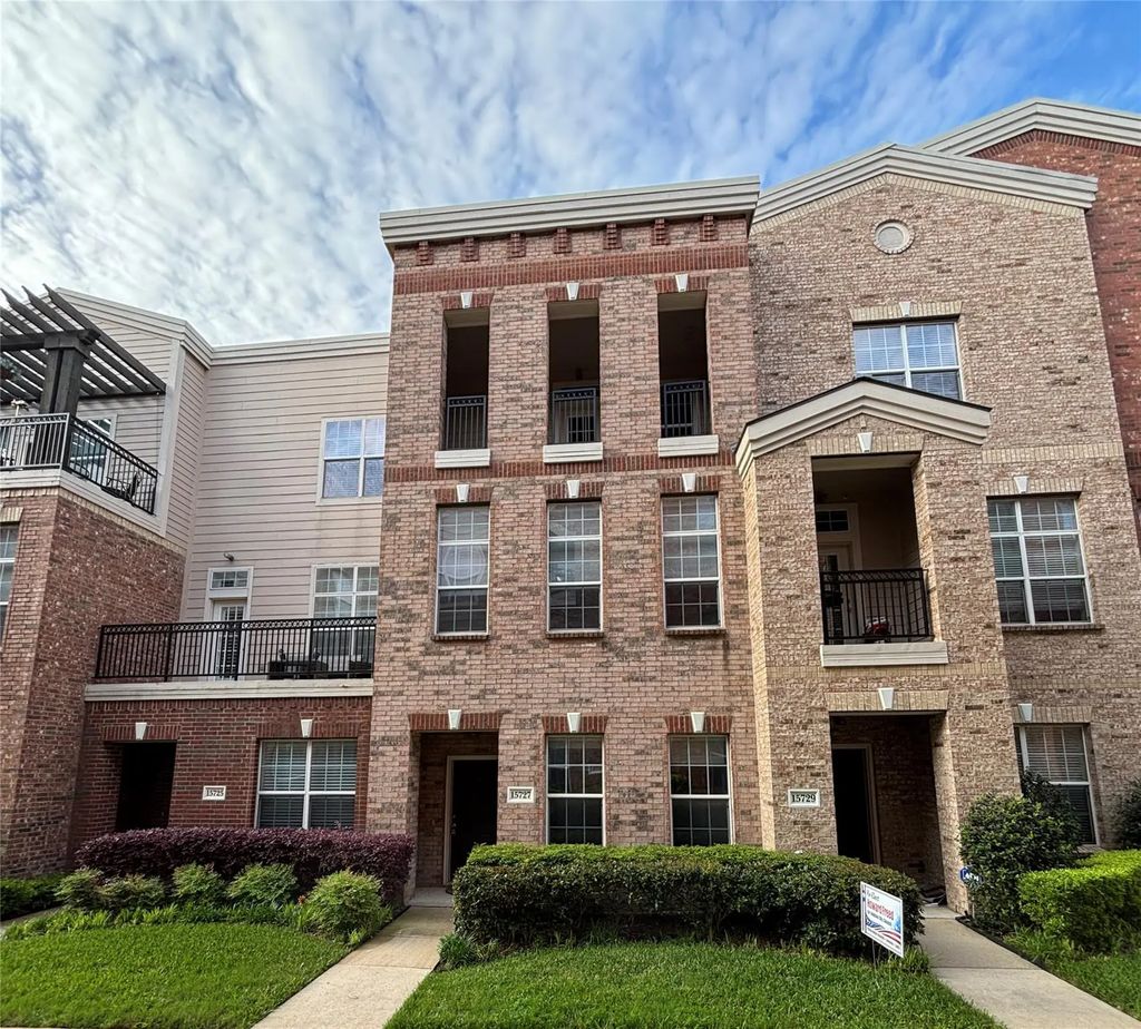15727 Seabolt Place, Addison