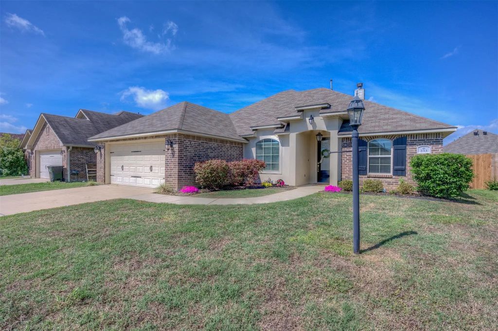 233 Sedgewick Avenue, Haughton