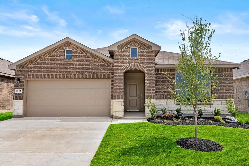 9741 Mcclane Farm Drive, Crowley