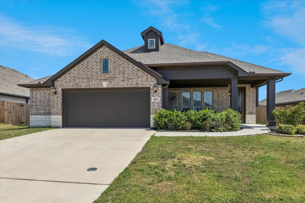 1027 Stockton Drive, Godley