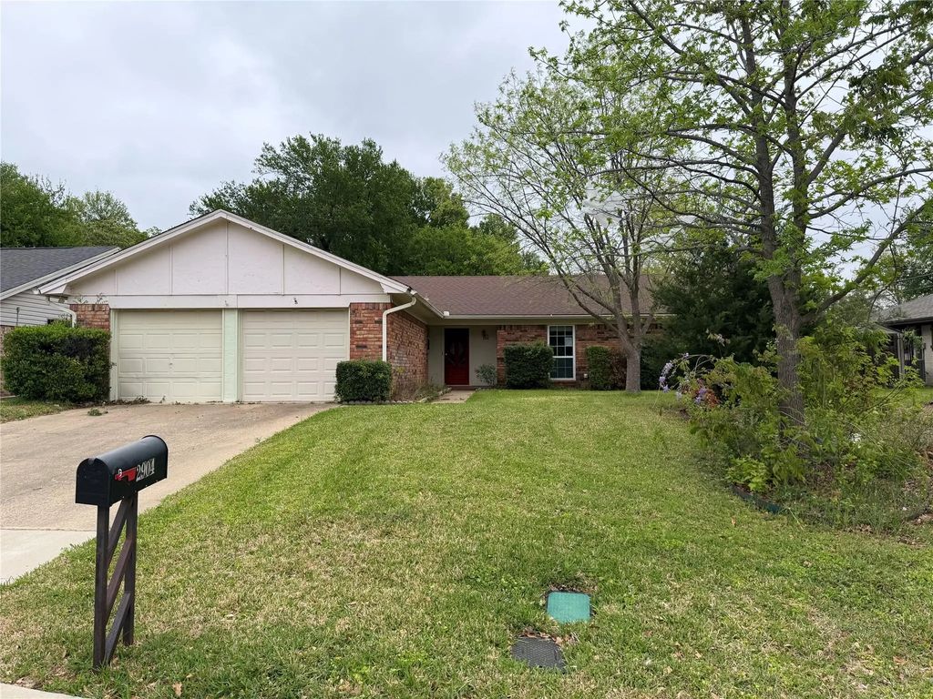 2904 Steve Drive, Hurst