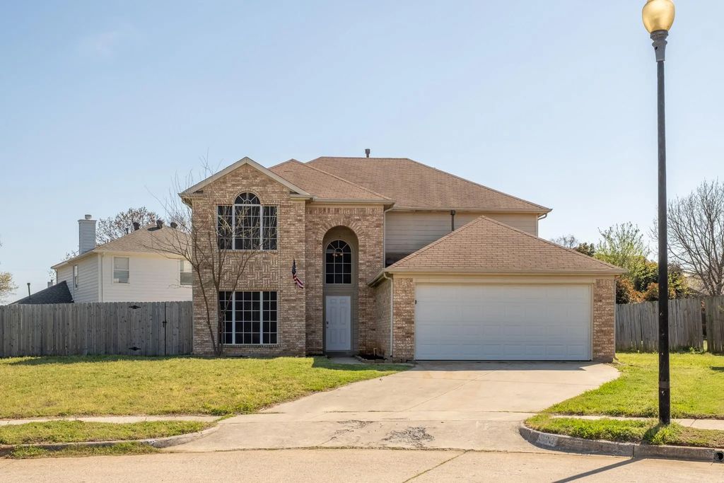 322 Thousand Oaks Drive, Lake Dallas