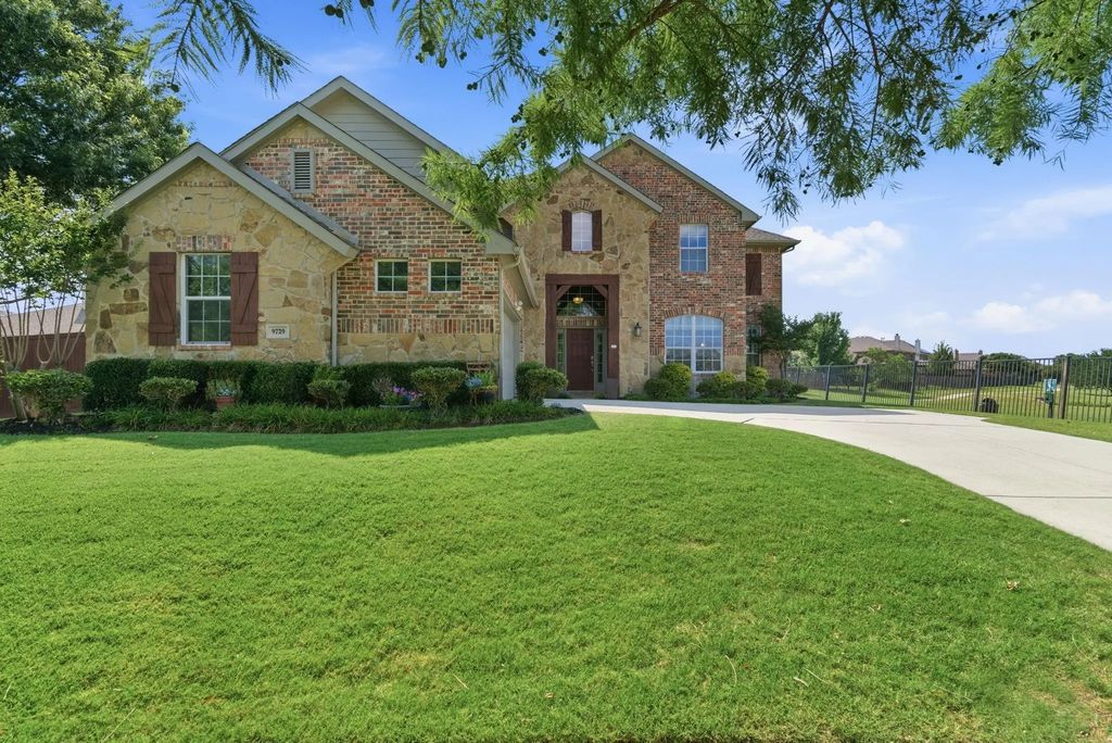 9729 Furman Court, Fort Worth