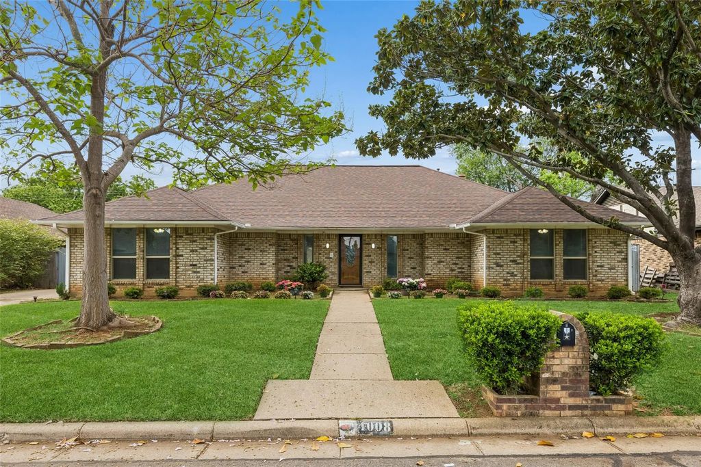 4008 Kingswick Drive, Arlington