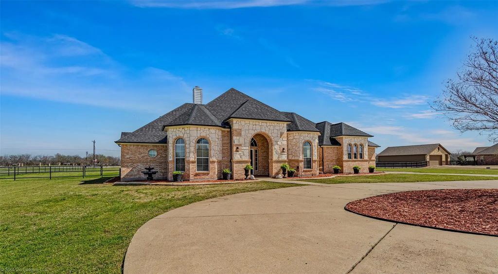 477 Horseshoe Bend, Royse City