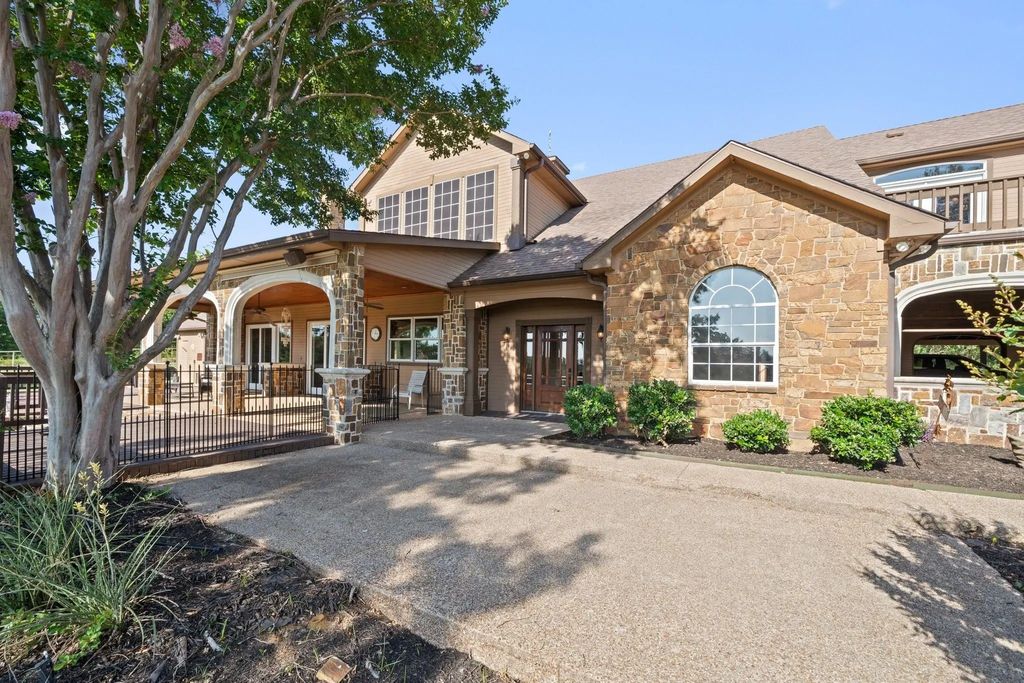 6068 Northview Court, Aubrey