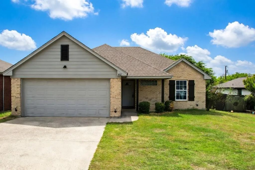 502 Railey Cove, Springtown