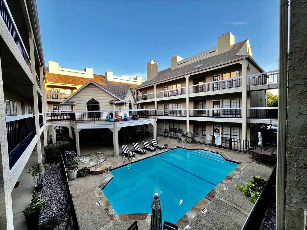 4800 W Lovers Lane 112, Dallas