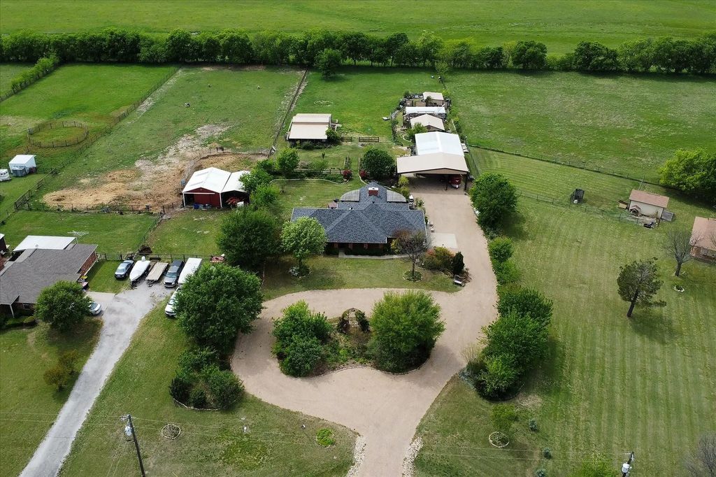 8463 Crestview Road, Sanger