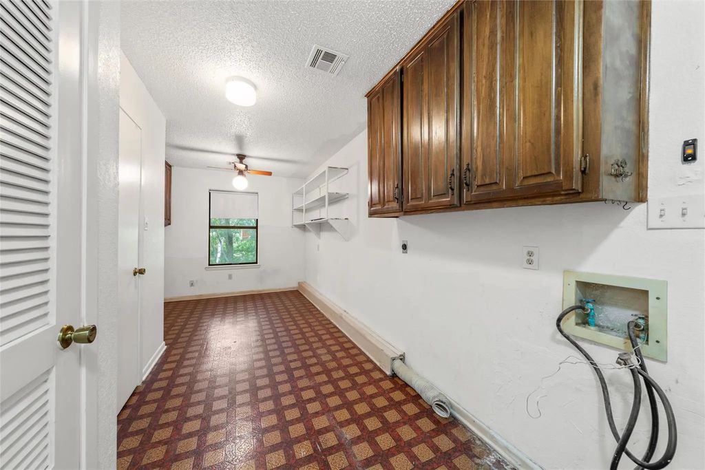 7821 Tallahassee Road, Woodway