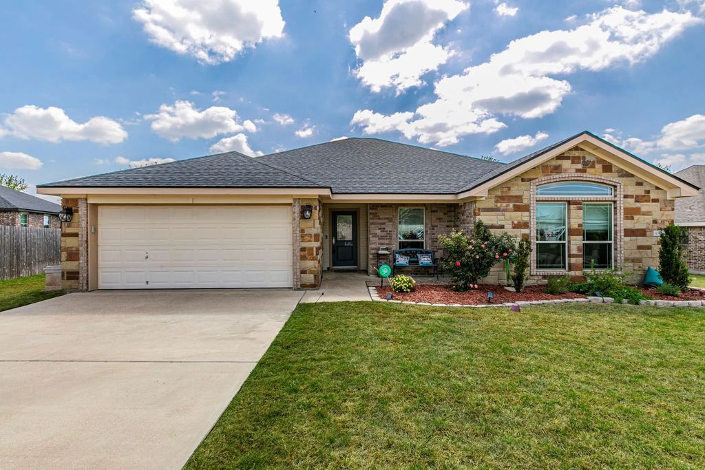 8515 Lamplight Court, Temple
