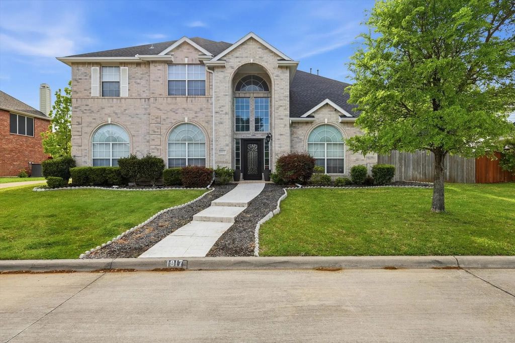 1817 Lake Forest Boulevard, Flower Mound