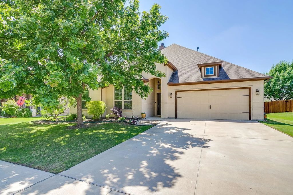 3936 Brookdale Road, Benbrook