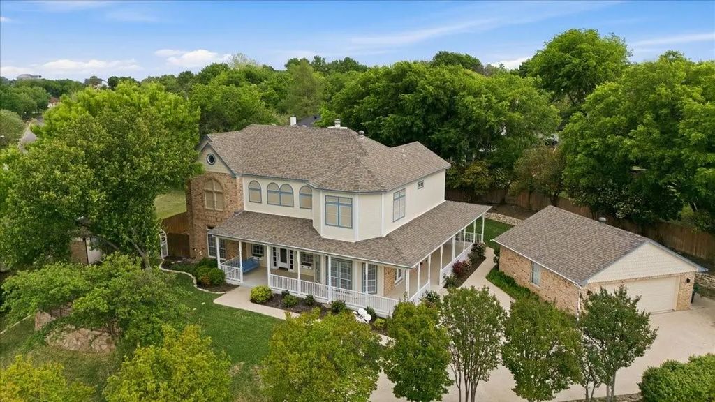 7450 Balsam Wood Court, Fort Worth