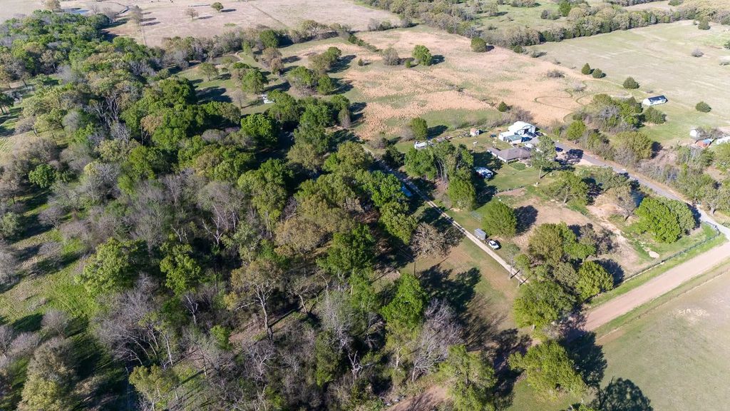 6532 County Road 4068, Kemp