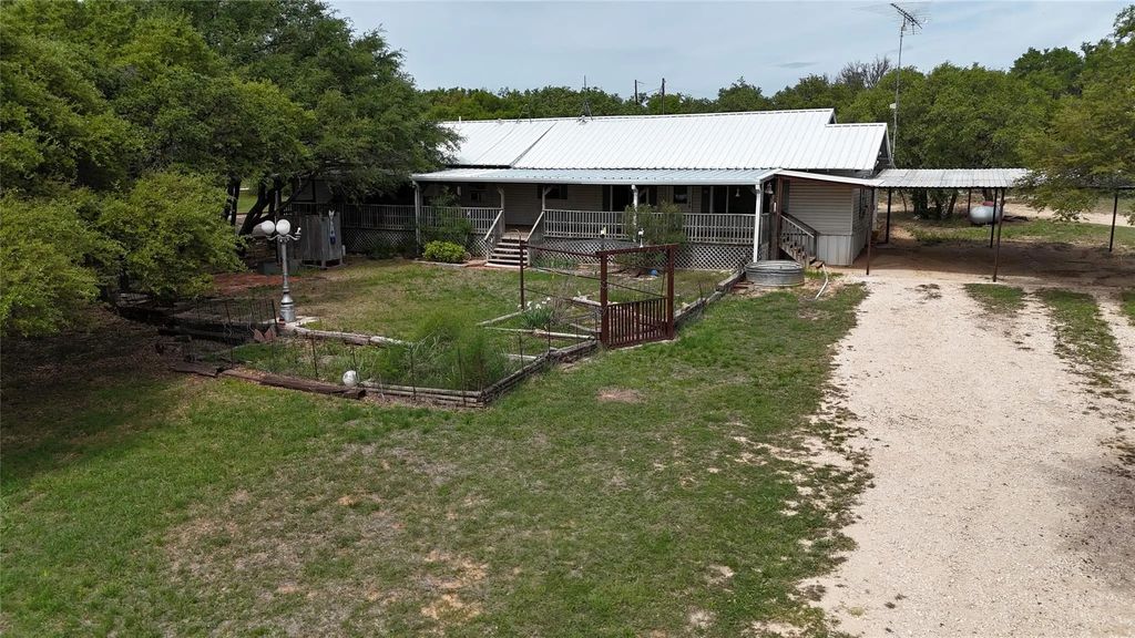 4000 County Road 372, Early