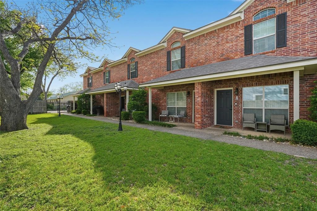 1809 S 11th Street B, Waco