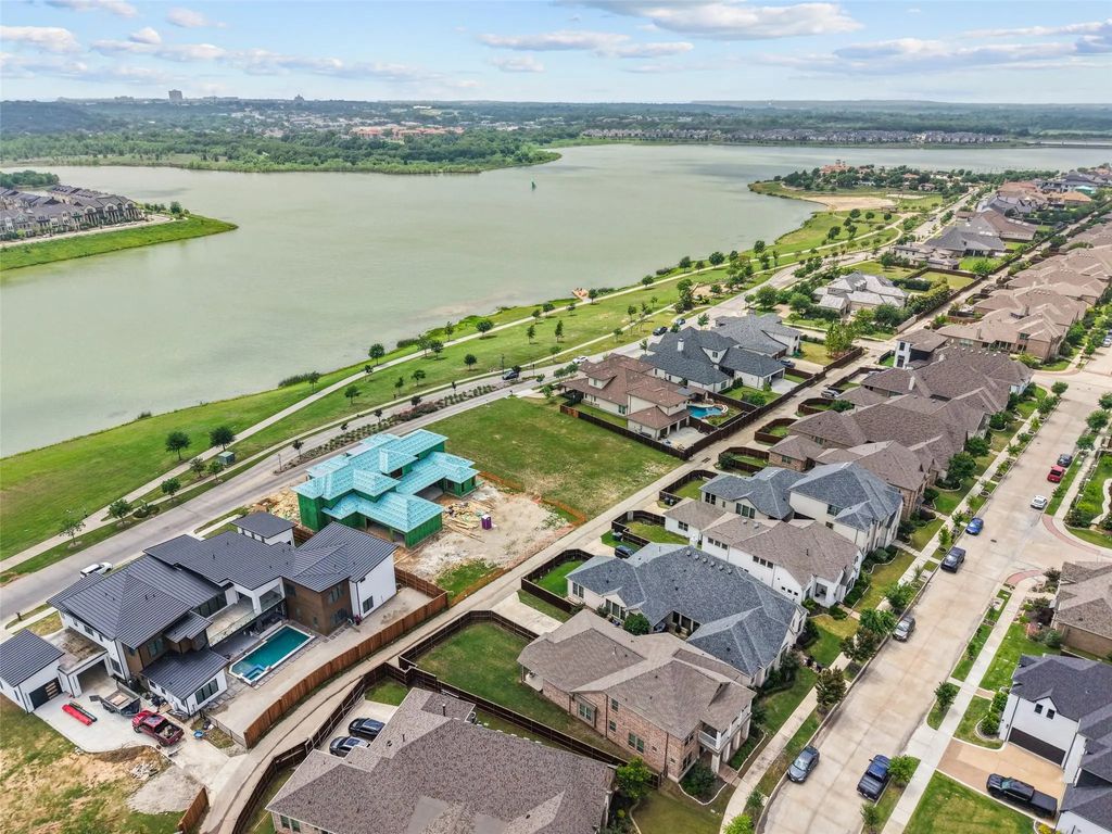 1307 Viridian Park Lane, Arlington