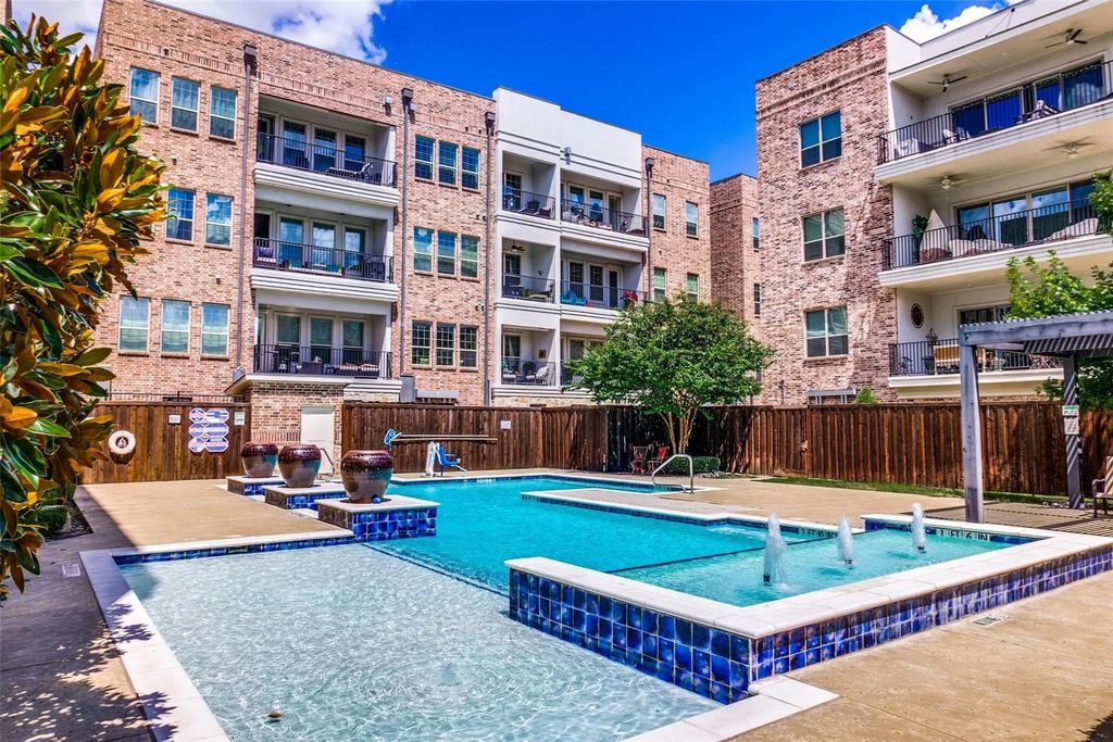 5015 Meridian Lane 2106, Addison
