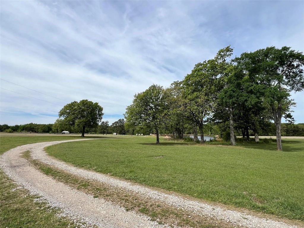 1376 County Road 1123, Cumby