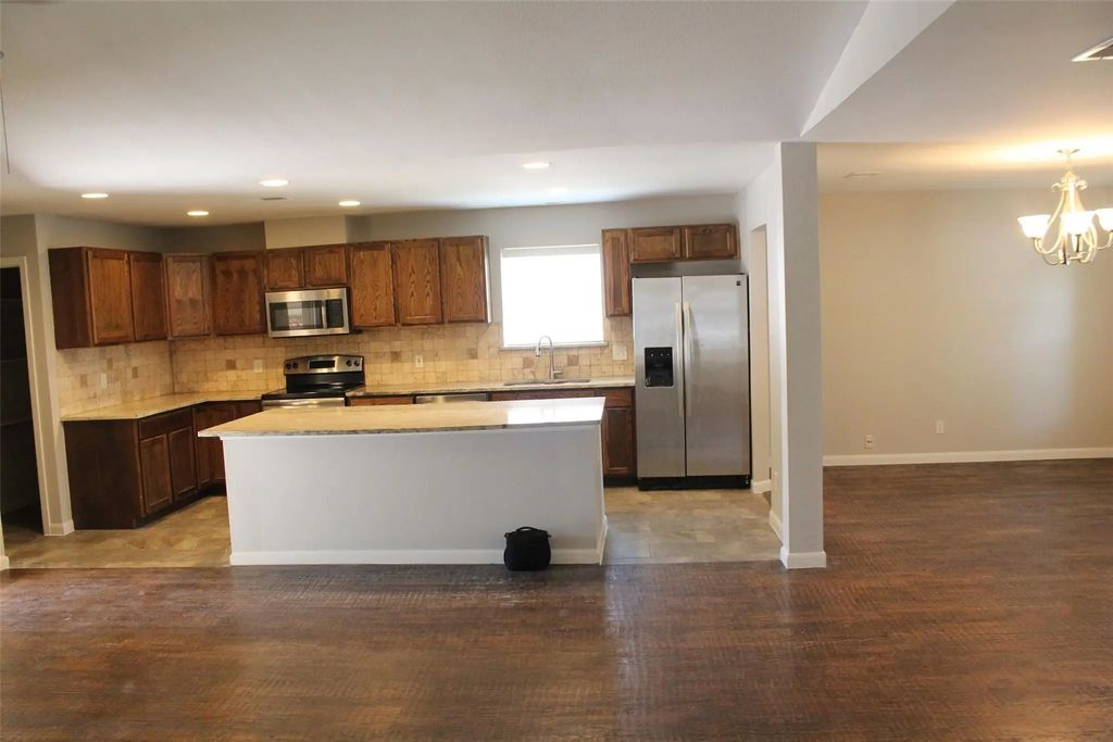 809 W Northgate Drive, Irving