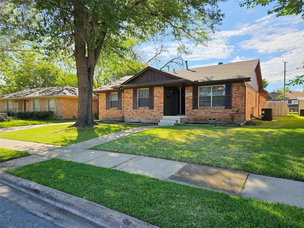 1316 Lexington Drive, Garland