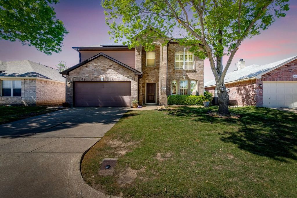 4816 Sleepy Ridge Circle, Fort Worth