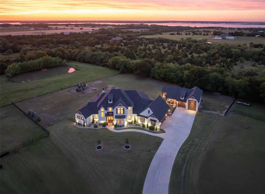 2900 Deer Run Trail, Farmersville