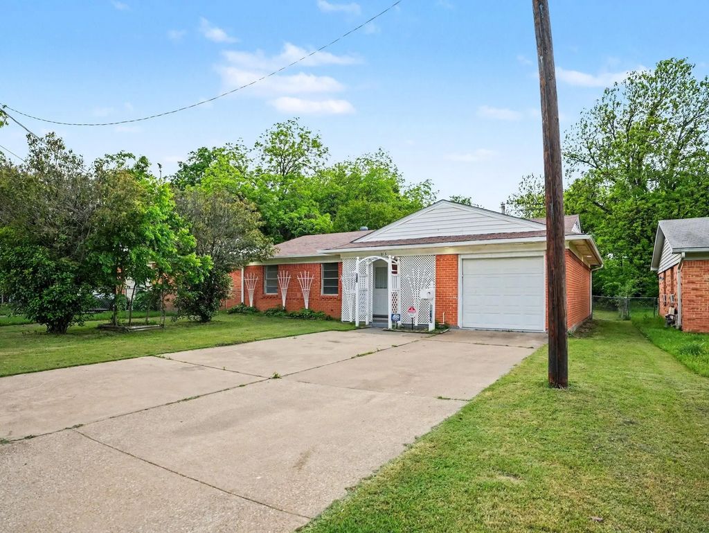 813 32nd Street, Grand Prairie