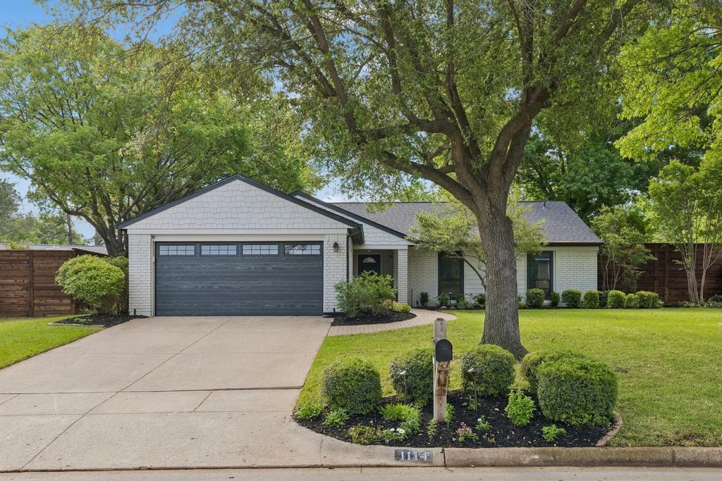 1114 Normandy Drive, Grapevine