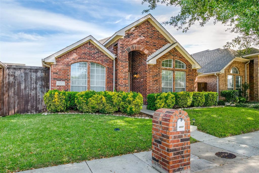 4015 Midrose Trail, Dallas