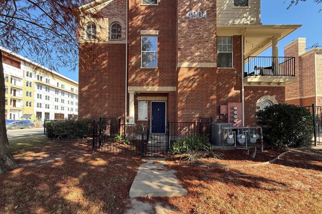 4904 Live Oak Street 1, Dallas