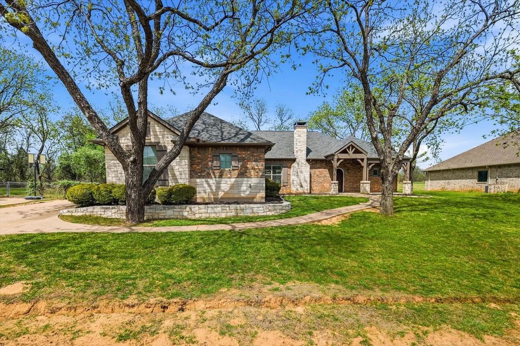 9601 Ravenswood Road, Granbury