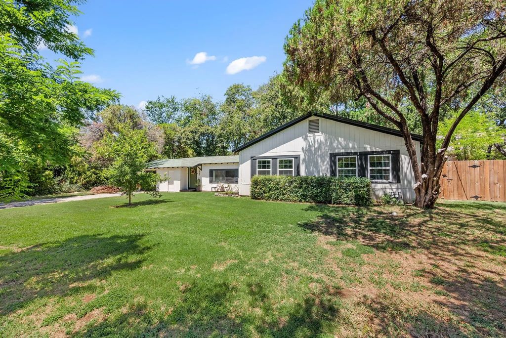 1940 Whippoorwill Lane, Denton
