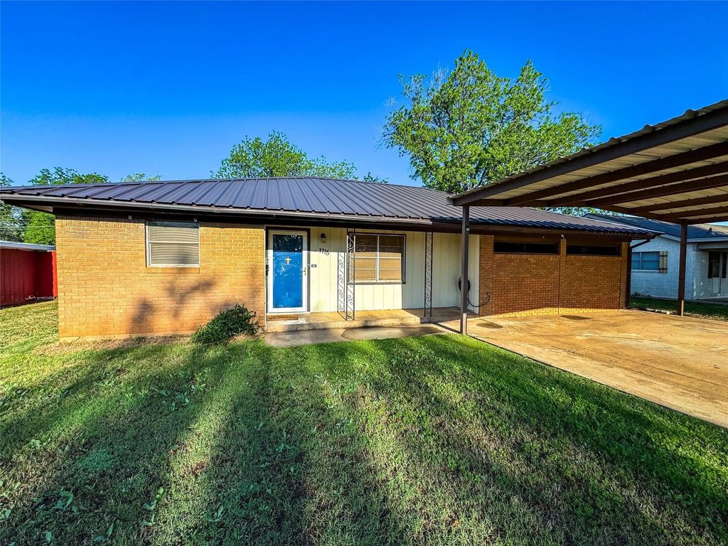 1705 N Avenue G, Haskell
