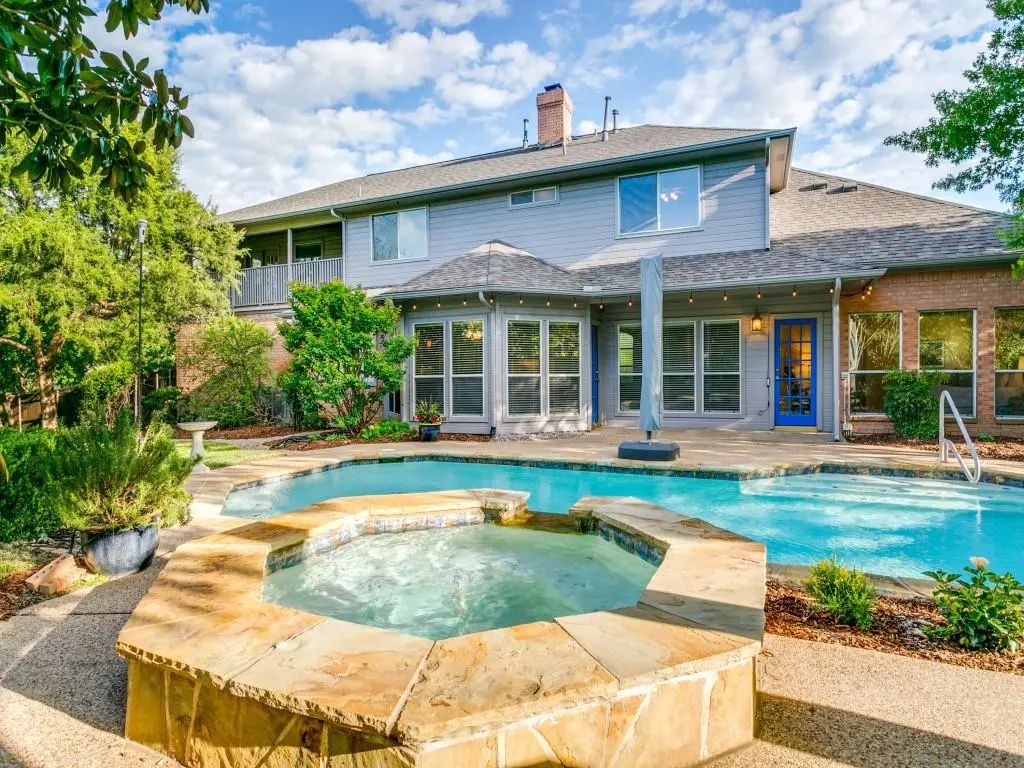 701 Lakehurst Court, Southlake