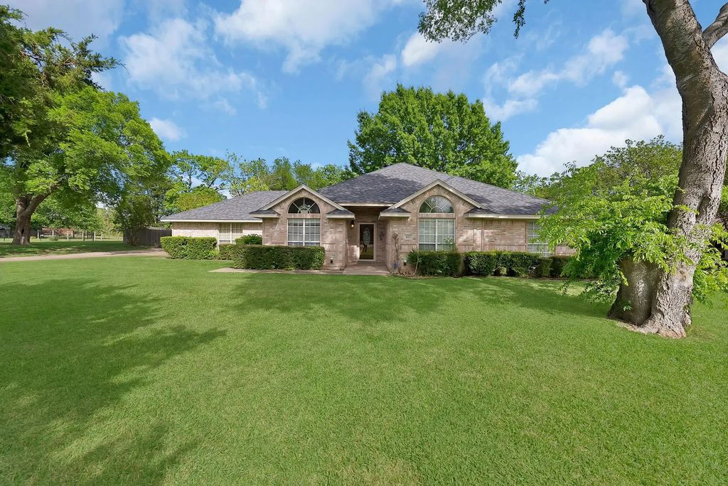 422 Shadowwood Trail, Ovilla