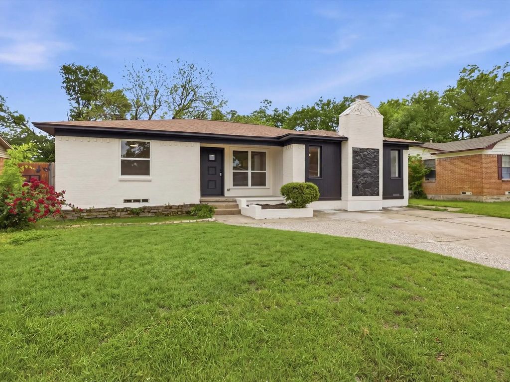 1112 Noble Avenue, Carrollton