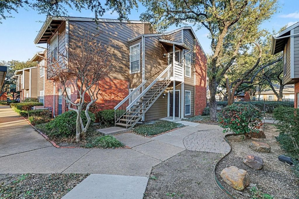 3641 W Northgate Drive 105, Irving