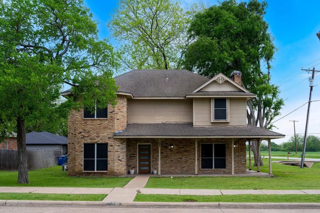 104 Pecan Grove, Lancaster