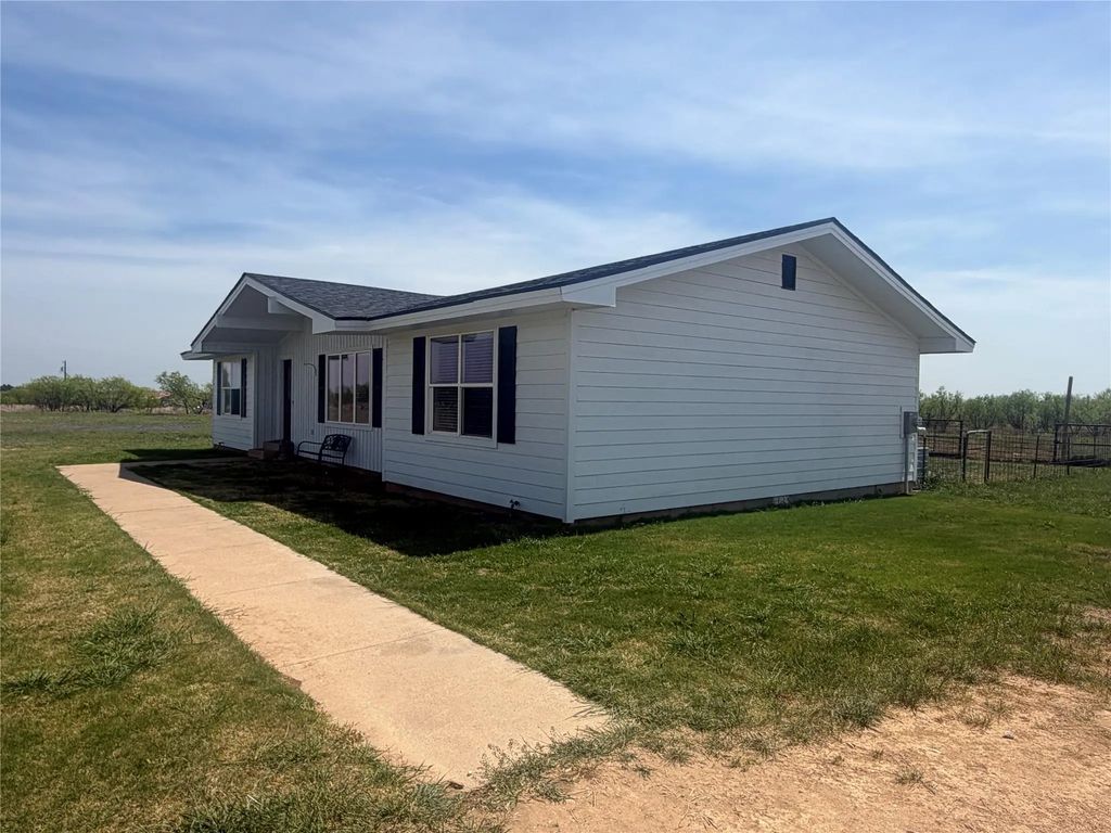 8355 County Road 250, Clyde