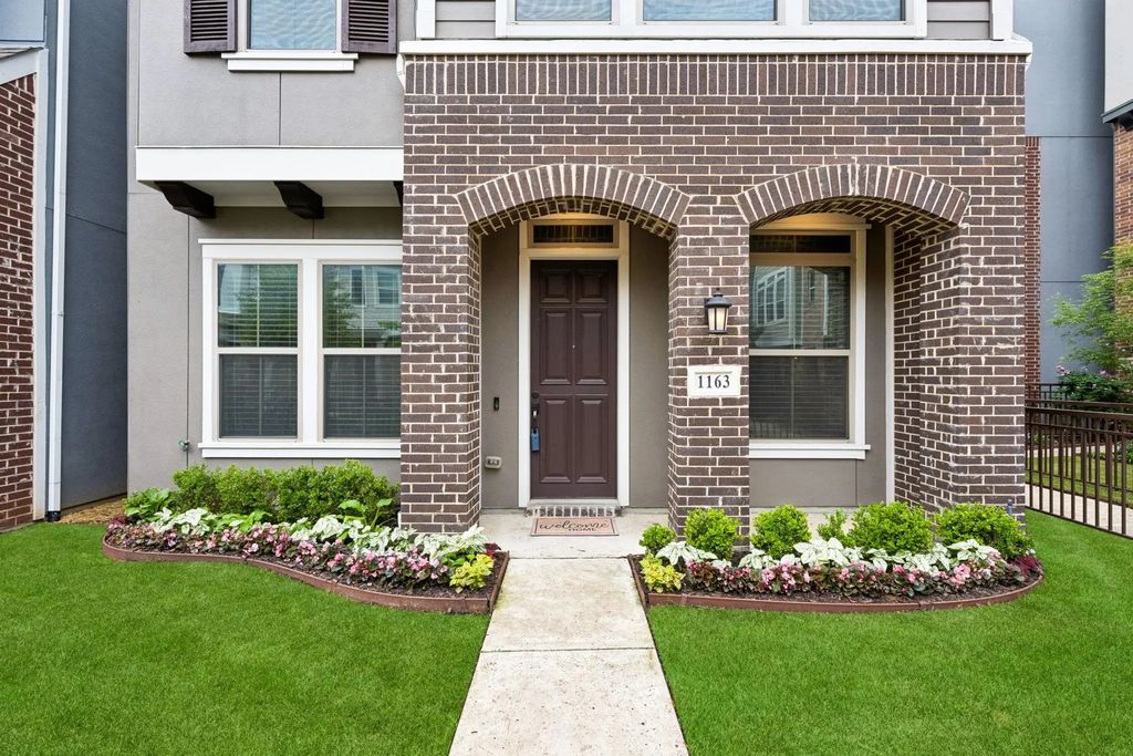 1163 Manacor Lane, Dallas