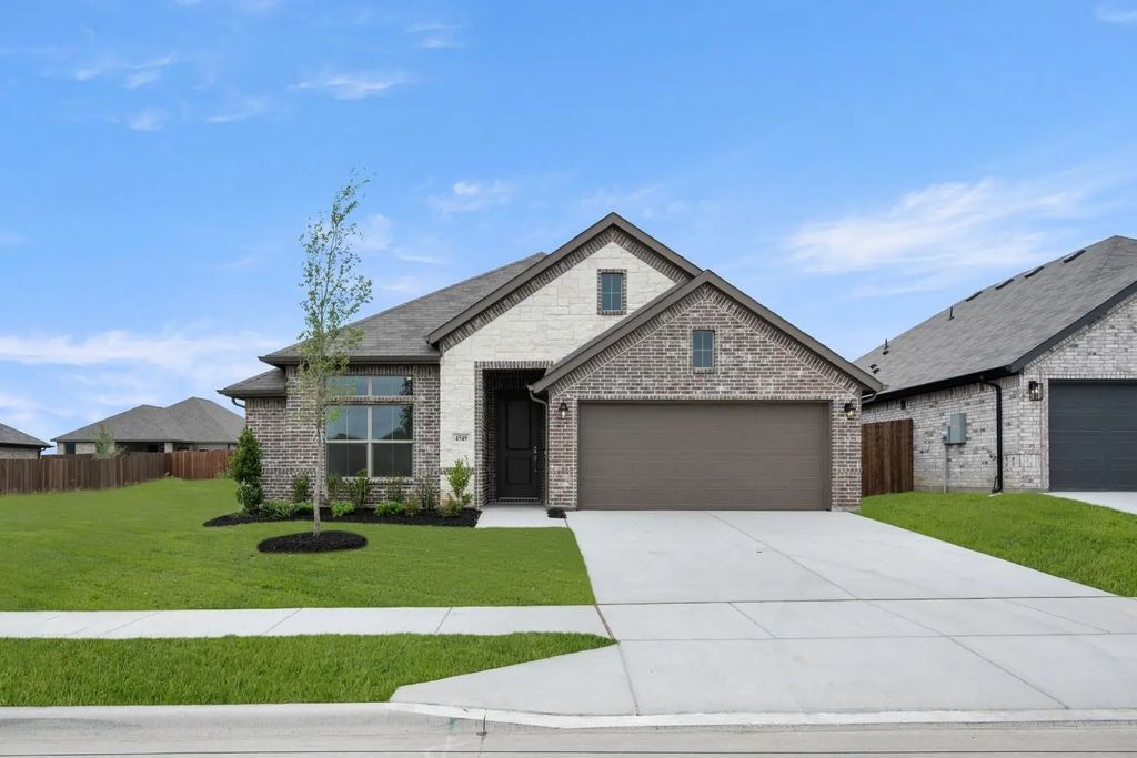 4549 Lyre Leaf Drive, Fort Worth