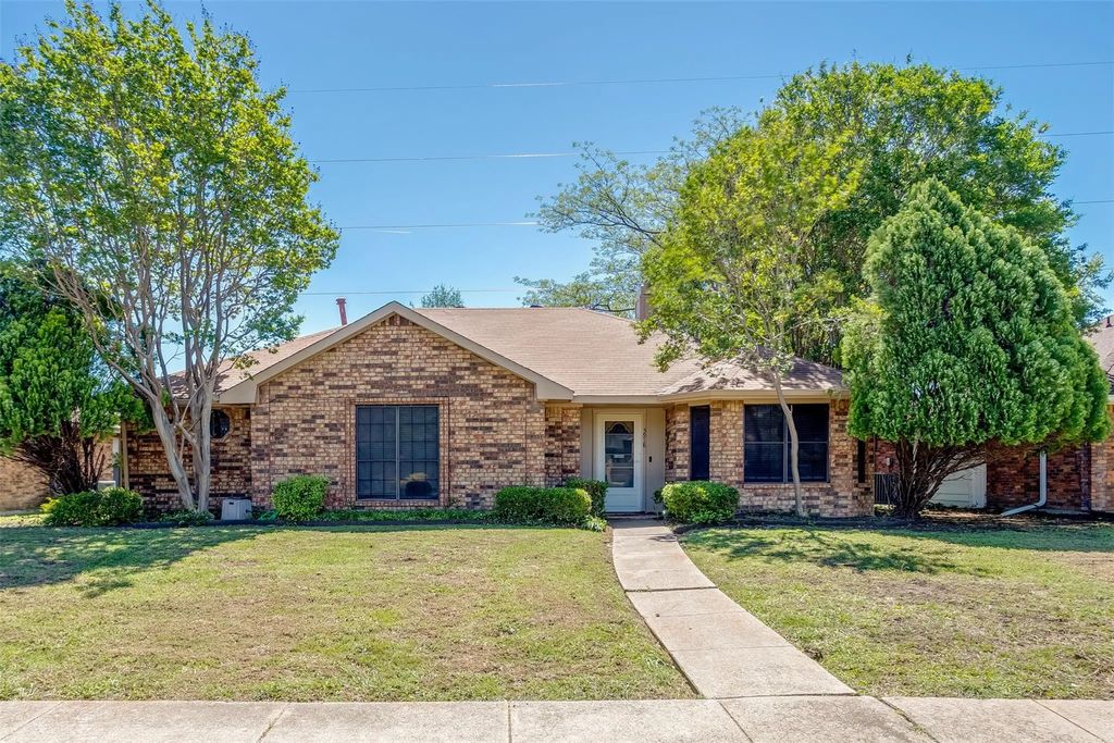 3918 Tracey Trail, Rowlett