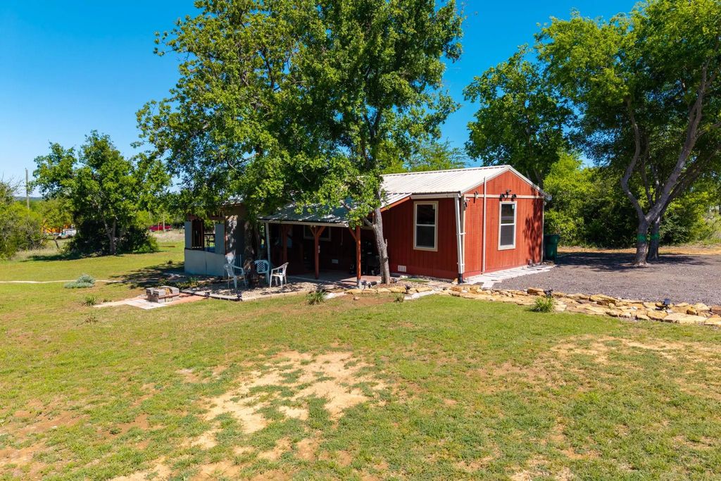 221 High Bluff Drive, Bridgeport